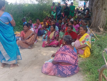 Mobilsing Female Farmers