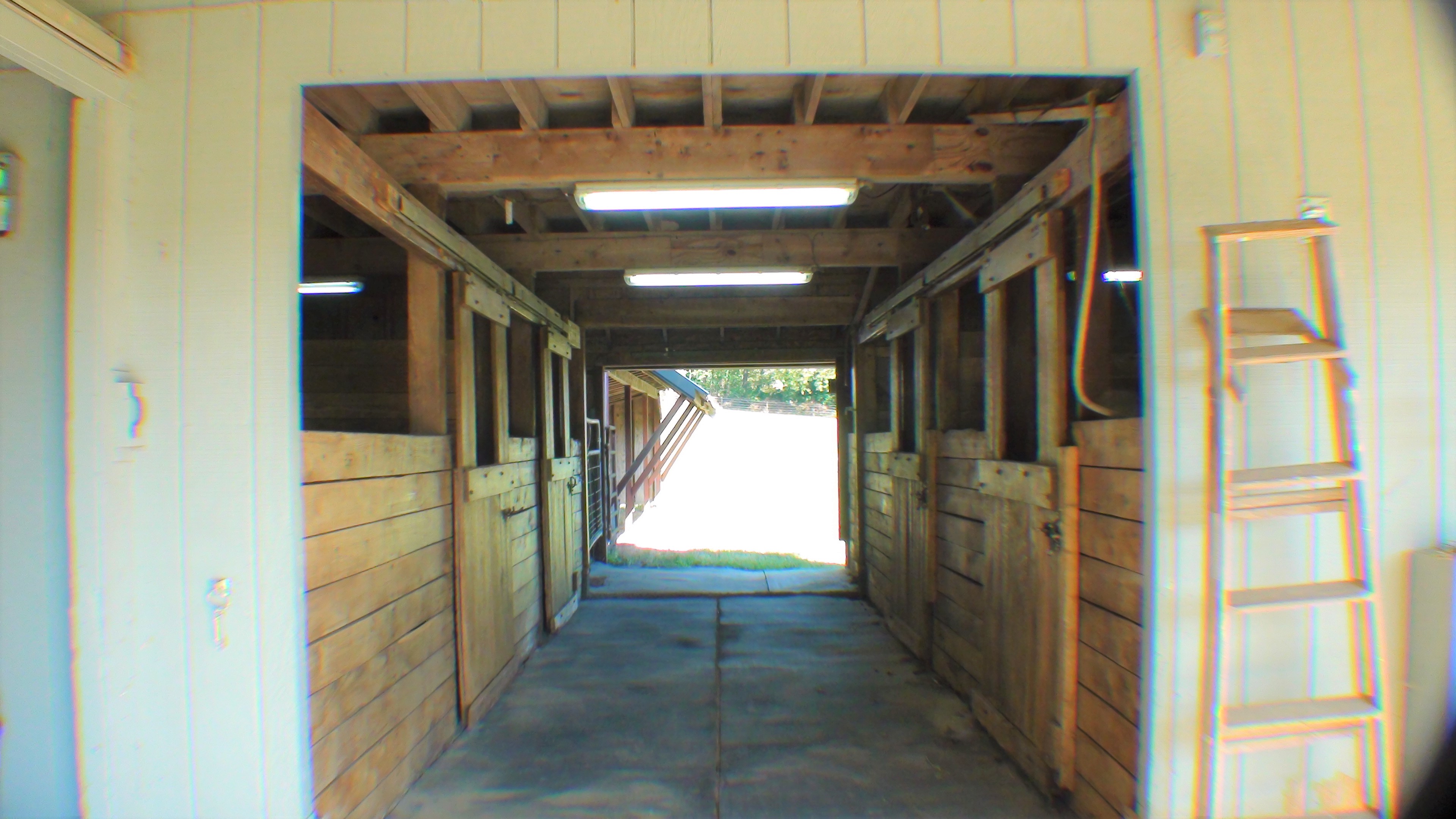 Southern stable entry.