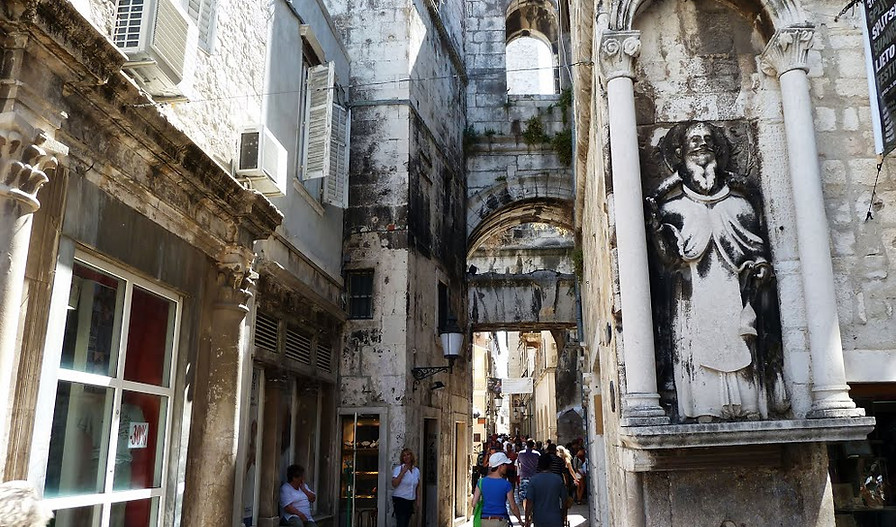 Free Split Walking Tour - Iron Gate
