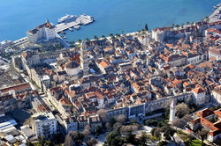 Classic Diocletian palace Split walking tour  (20)