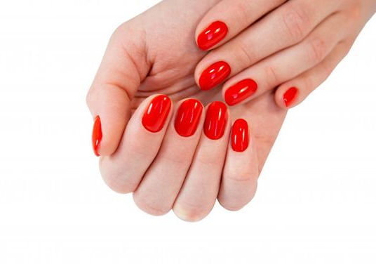 TENDENCIA UÑAS VERANO 2020