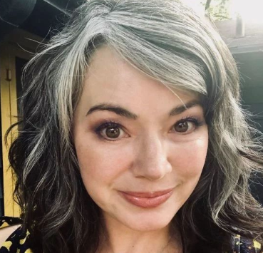 ¿Cómo cubrir las canas en casa?