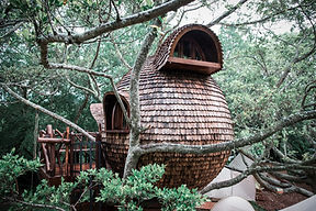06_天空書房露臺搭配剝皮原木構造的欄杆_蕭有志.jpg
