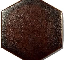Standard Heksagon - Ręcznie robione kafle ceramiczne w kolorze karmelowy brąz zbliżenie