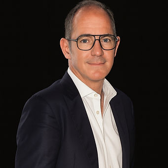 CW Schwarz_edited.jpg