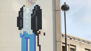 Un vrai Dr House géant caché dans Paris