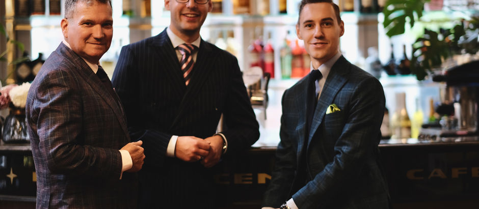 Hárman talpig Gangelben. 