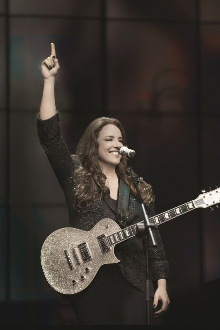 Ana Carolina celebra 15 anos de carreira com CD ao vivo