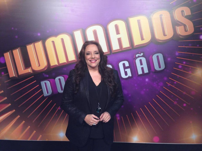 É hoje ! Ana Carolina é uma das juradas do quadro "Os Iluminados"