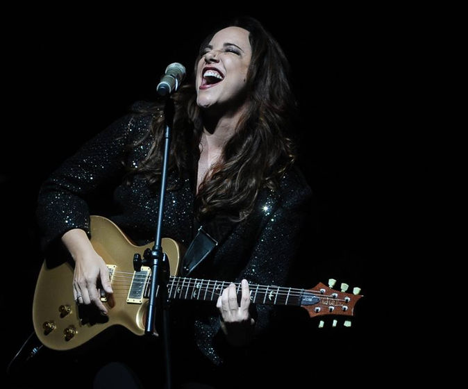 Em seu segundo show em SP, Ana Carolina leva o público ao delírio.