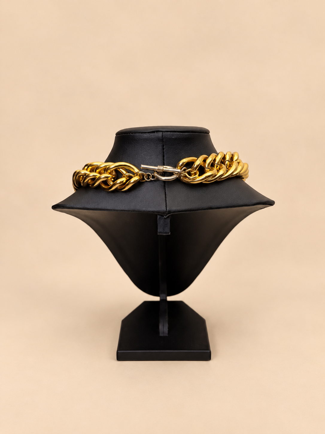 Vintage gold-tone curb chain necklace link detail