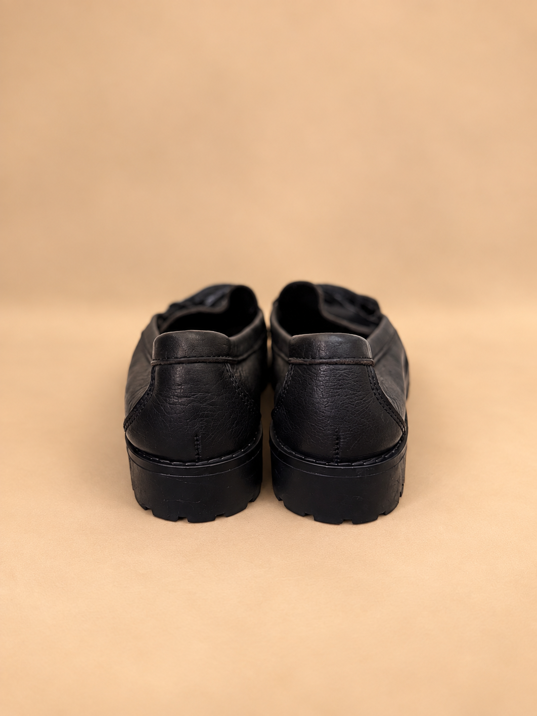 OGGI black leather tassel loafers back detail
