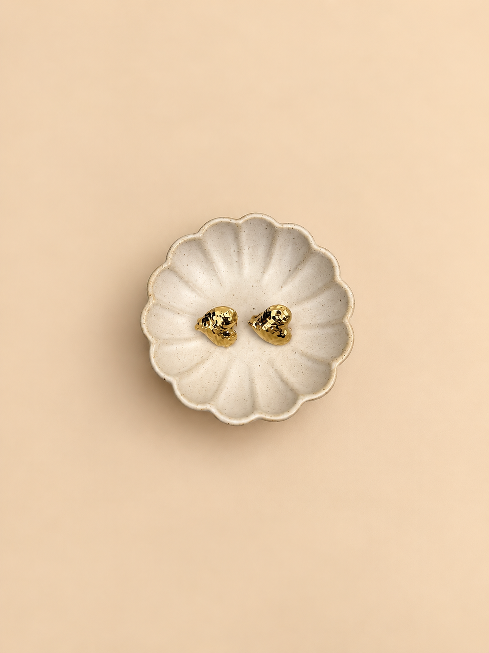 Vintage gold-tone heart earrings hammered texture detail