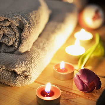 love-romantic-bath-candlelight-3188.jpg