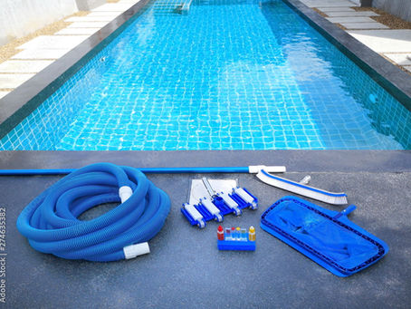 Tipos de Piscinas: Vinil, Fibra de Vidro e Azulejo - Vantagens e Desvantagens