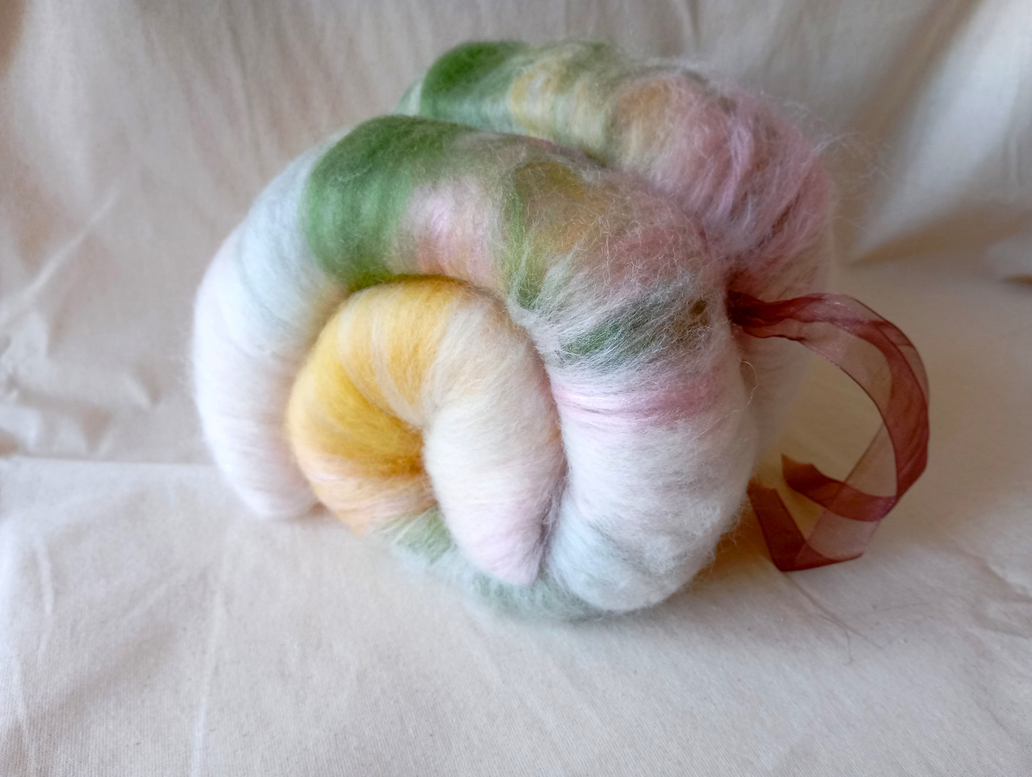 Daisy Floral inspired fibre batt for spinning, felting and fibre crafts