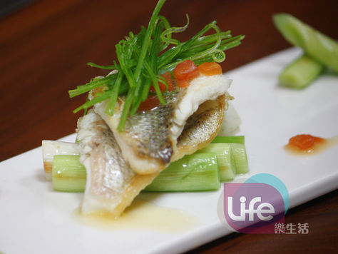 香煎鱸魚佐檸檬奶油醬汁