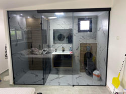 מקלחוני זכוכית