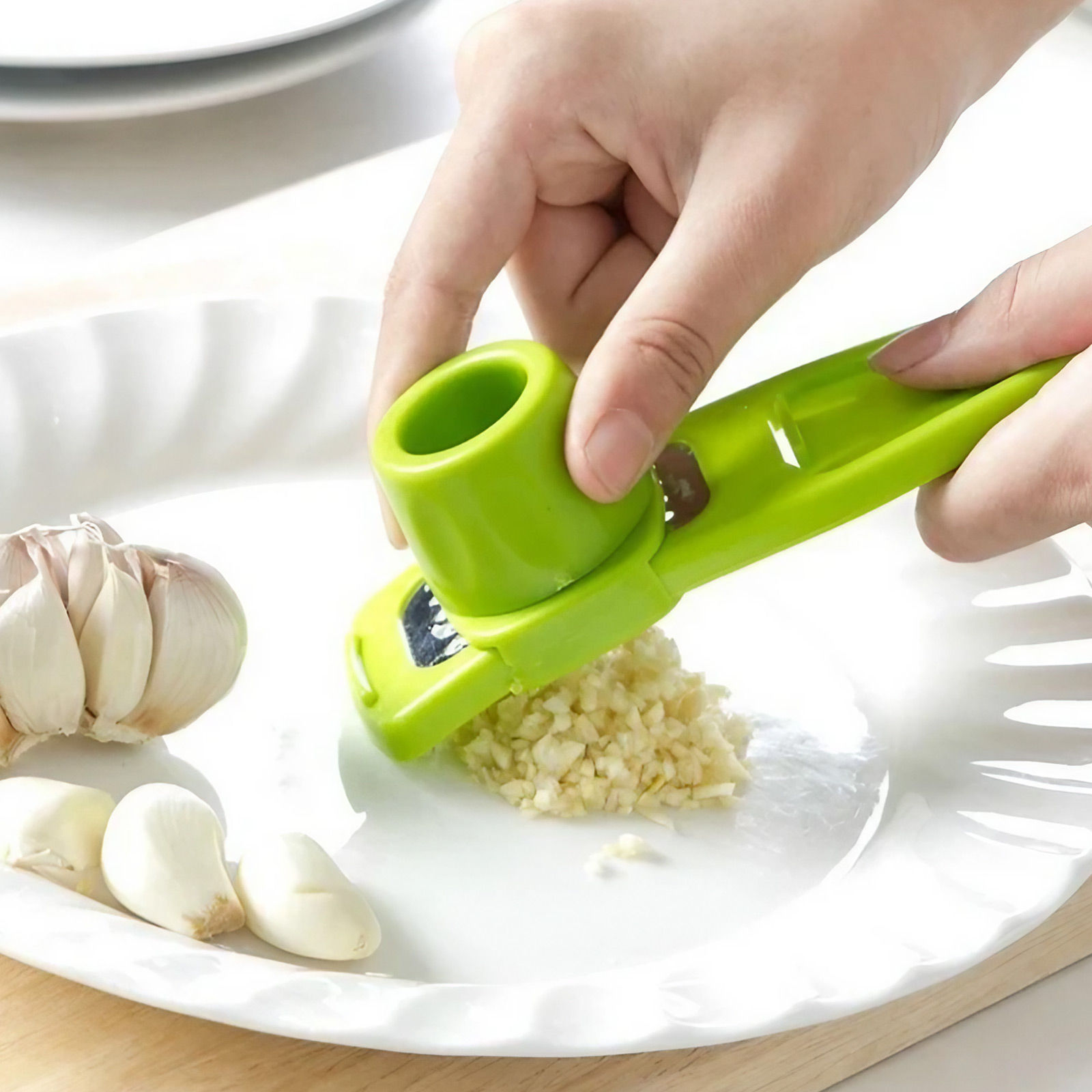 Mini Garlic Grinder Creative Garlic Press Kitchen Garlic Mash Manual Garlic Mash