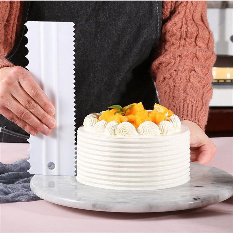 1pc Cream Scraper Irregular Teeth Edge Spatulas Cake Baking Scraper Fondant Cake