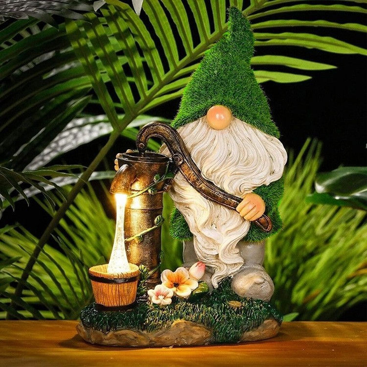 Solar Lamp Resin Gnome Statue for Garden Decoration