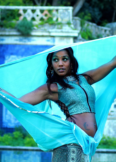 Anokha em sessão fotográfica de dança do ventre e fusão tribal, em Oeiras