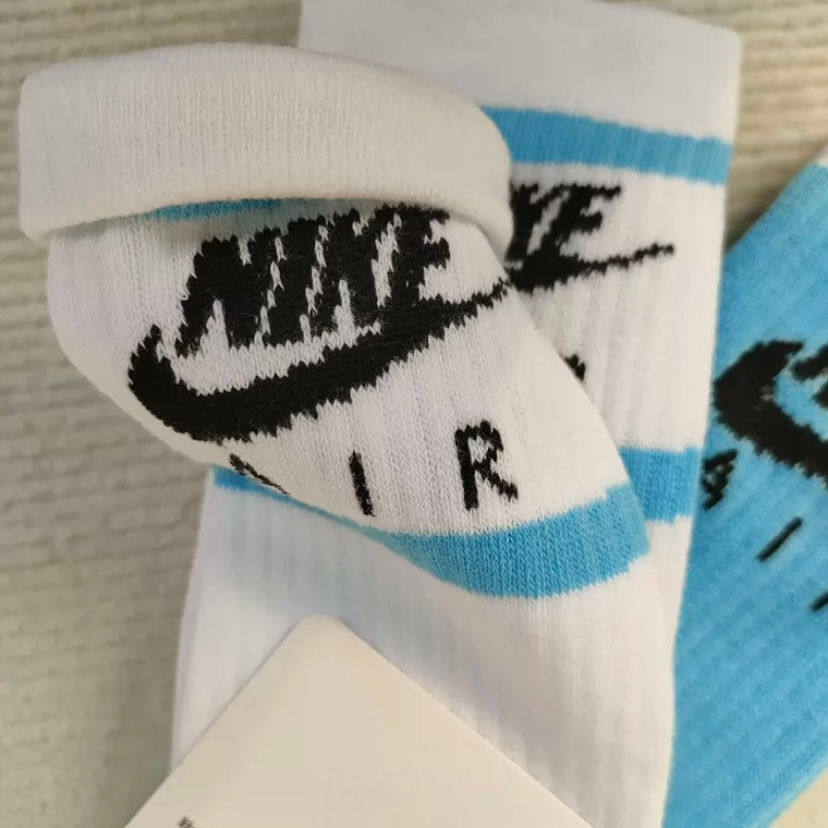 Thumbnail: Nike Everyday Essential Crew Socks DRI-FIT, 2 Pairs