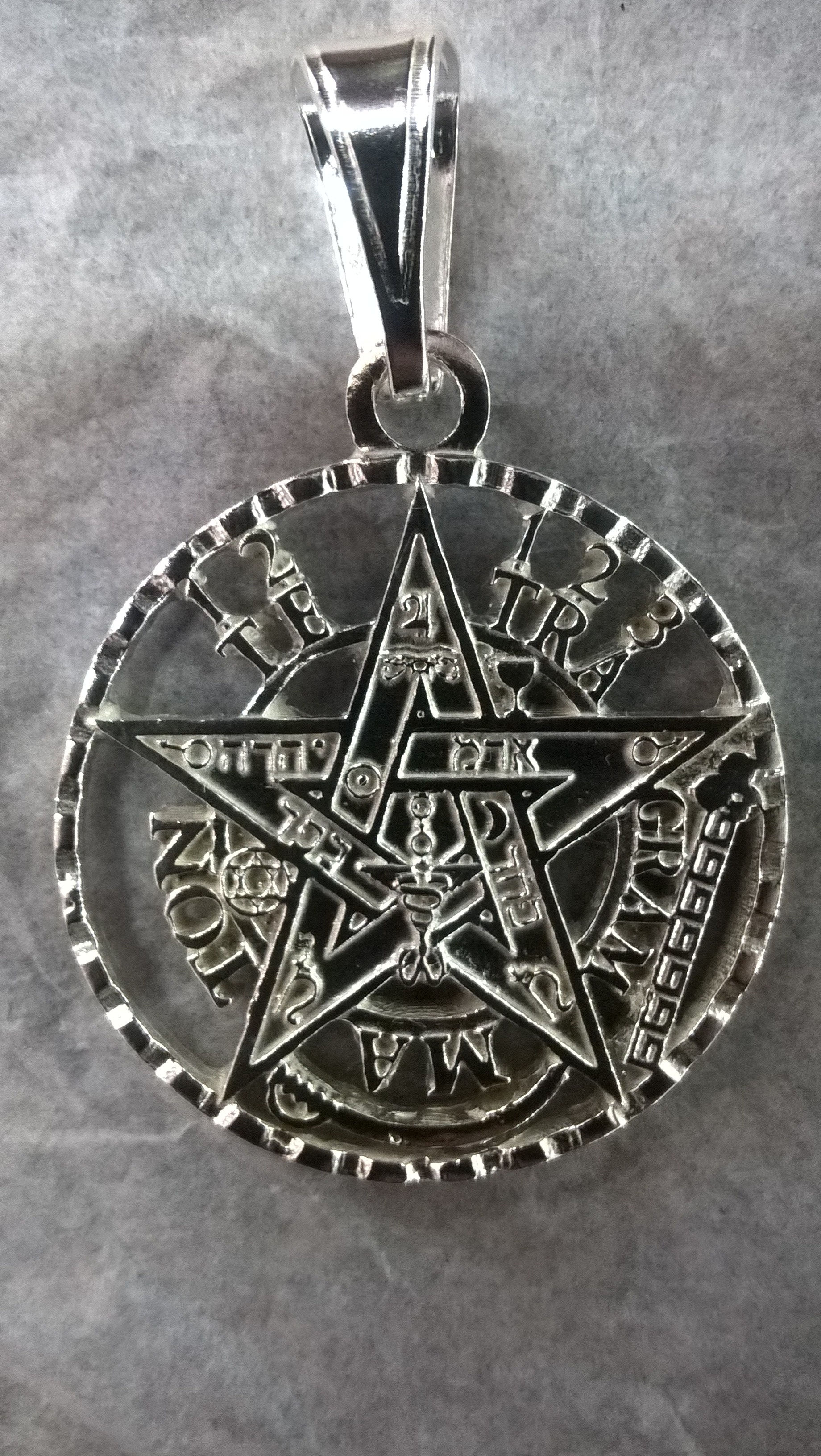 dije tetragrammaton