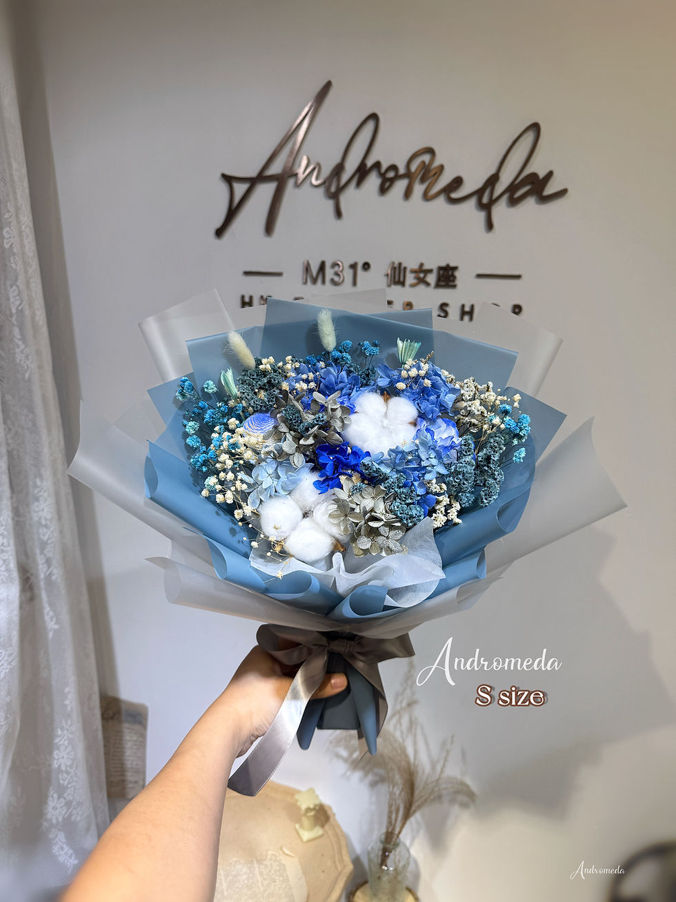 縮圖：❄️深藍色繡球花&木棉花💙 S size 深藍色花紙+外層透明磨沙花紙