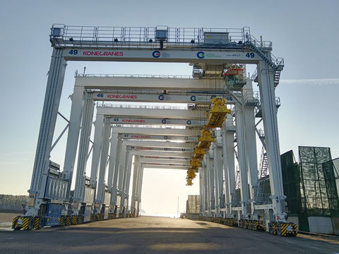 Design review of intermodal container handling rubber tire gantry cranes.