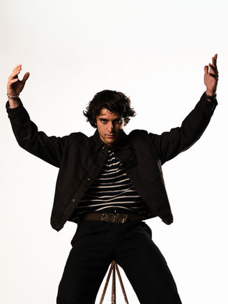POP, ROCK E INDIE: O GUARDA-ROUPA SEM REGRA FIXA DE CHADY