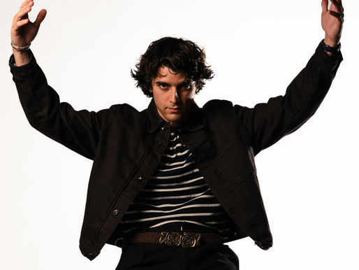 POP, ROCK E INDIE: O GUARDA-ROUPA SEM REGRA FIXA DE CHADY