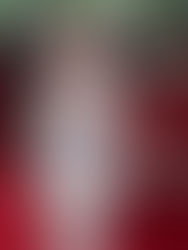 Maria Braz brilha no jantar da Amfar com look Swarovski