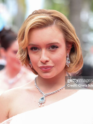 Maria Braz estreia no red carpet de Cannes