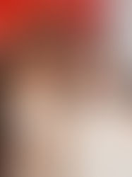 Gloria Coelho, figura icônica na moda nacional, dá início às celebrações dos 50 anos de marca e retorna ao SPFW