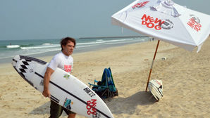 Recordista Mundial do Surf Arno Anhelli se prepara em Abu Dhabi para conquista de novo Record