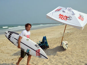 Recordista Mundial do Surf Arno Anhelli se prepara em Abu Dhabi para conquista de novo Record
