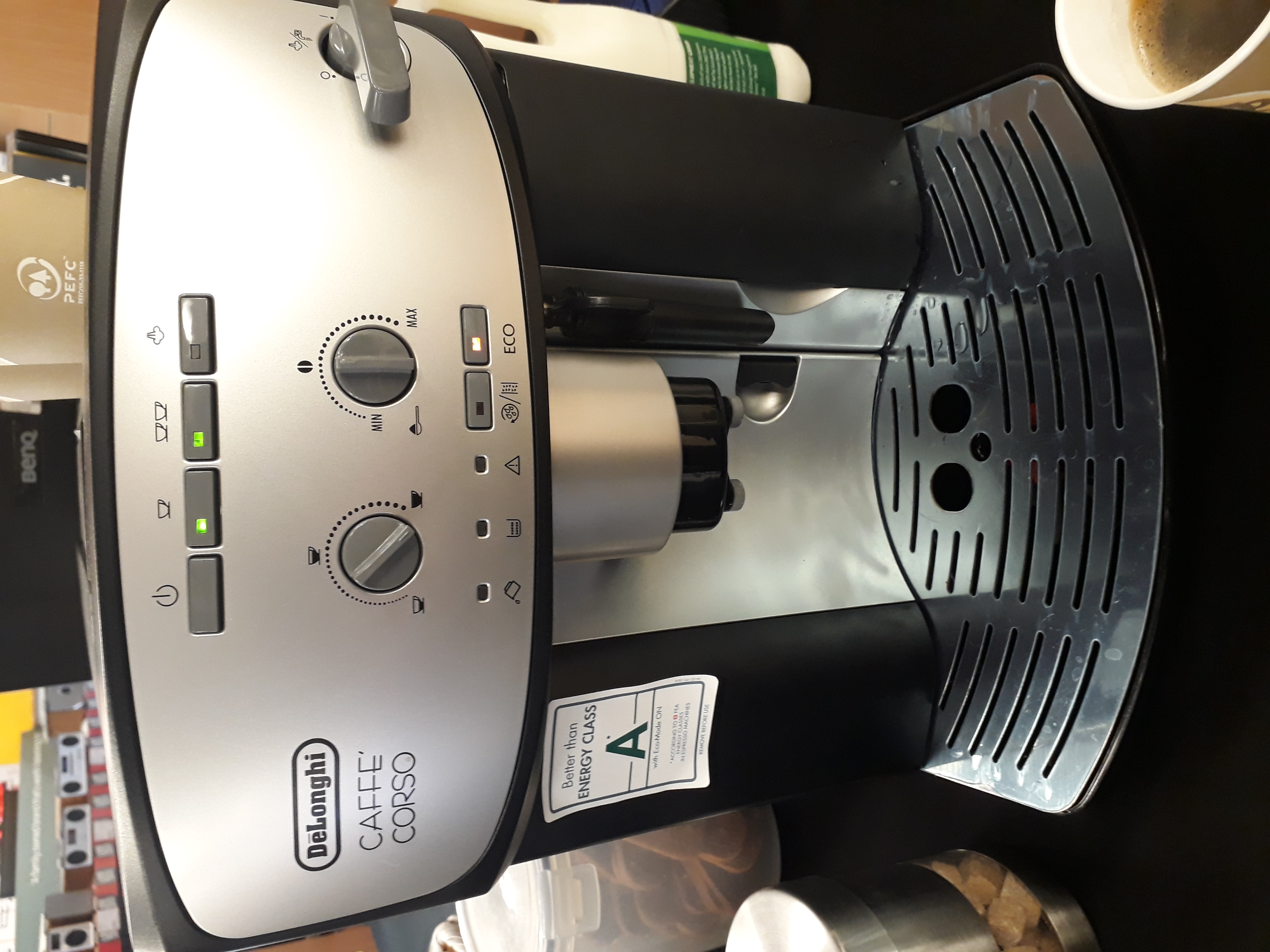 Delonghi Bean to Cup Machine