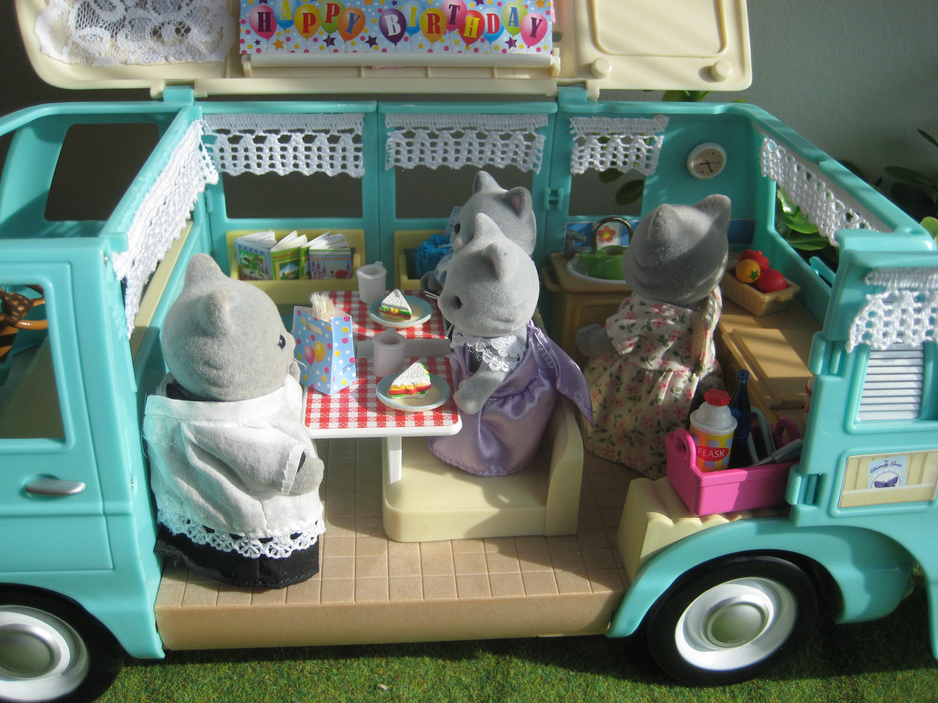 sylvanian campervan