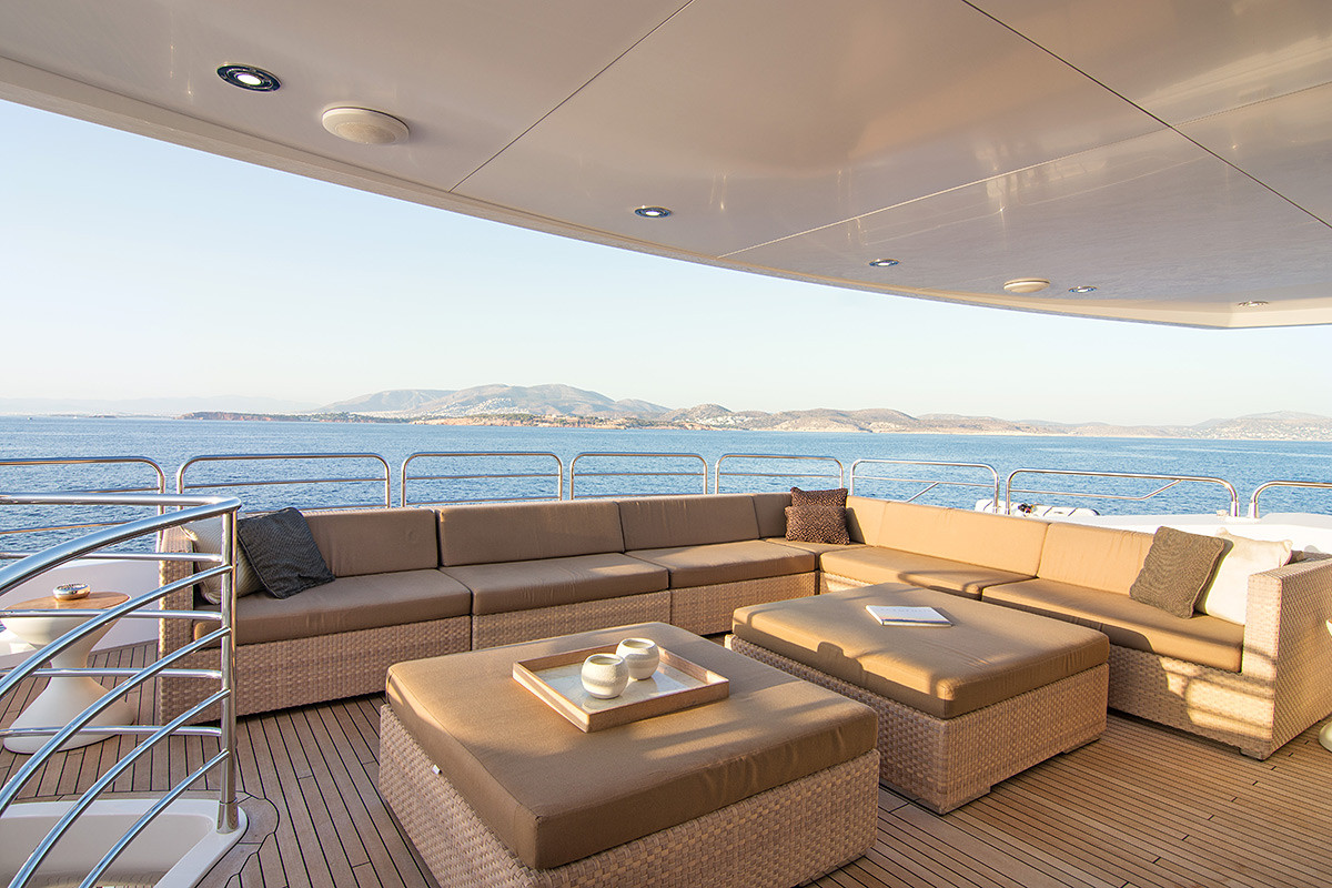 Upper Deck Lounge