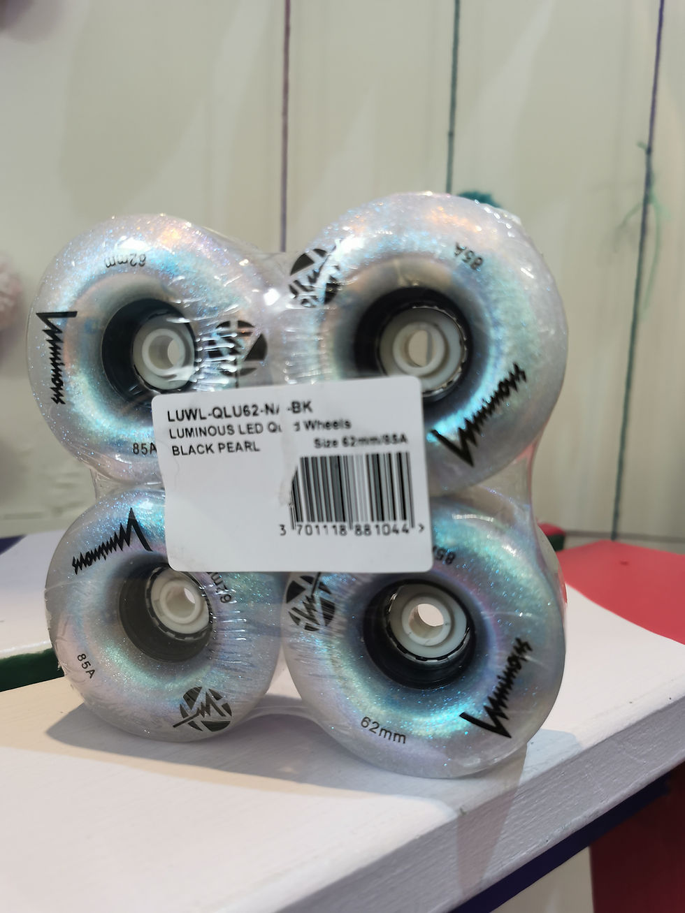 Thumbnail: 4 pack off white Luminous GLITTER Wheels - Black Pearl