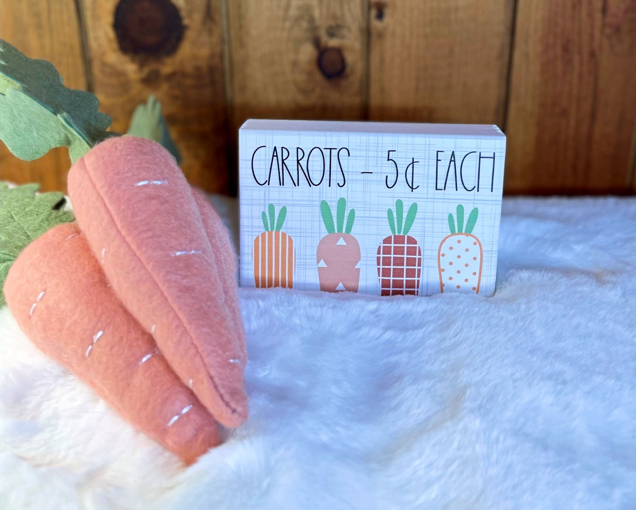 Carrots Wooden Shelf Sitter
