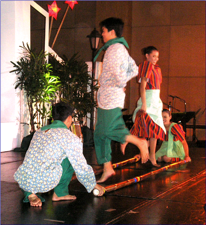 SAYAWIKA_TINIKLING_1.gif