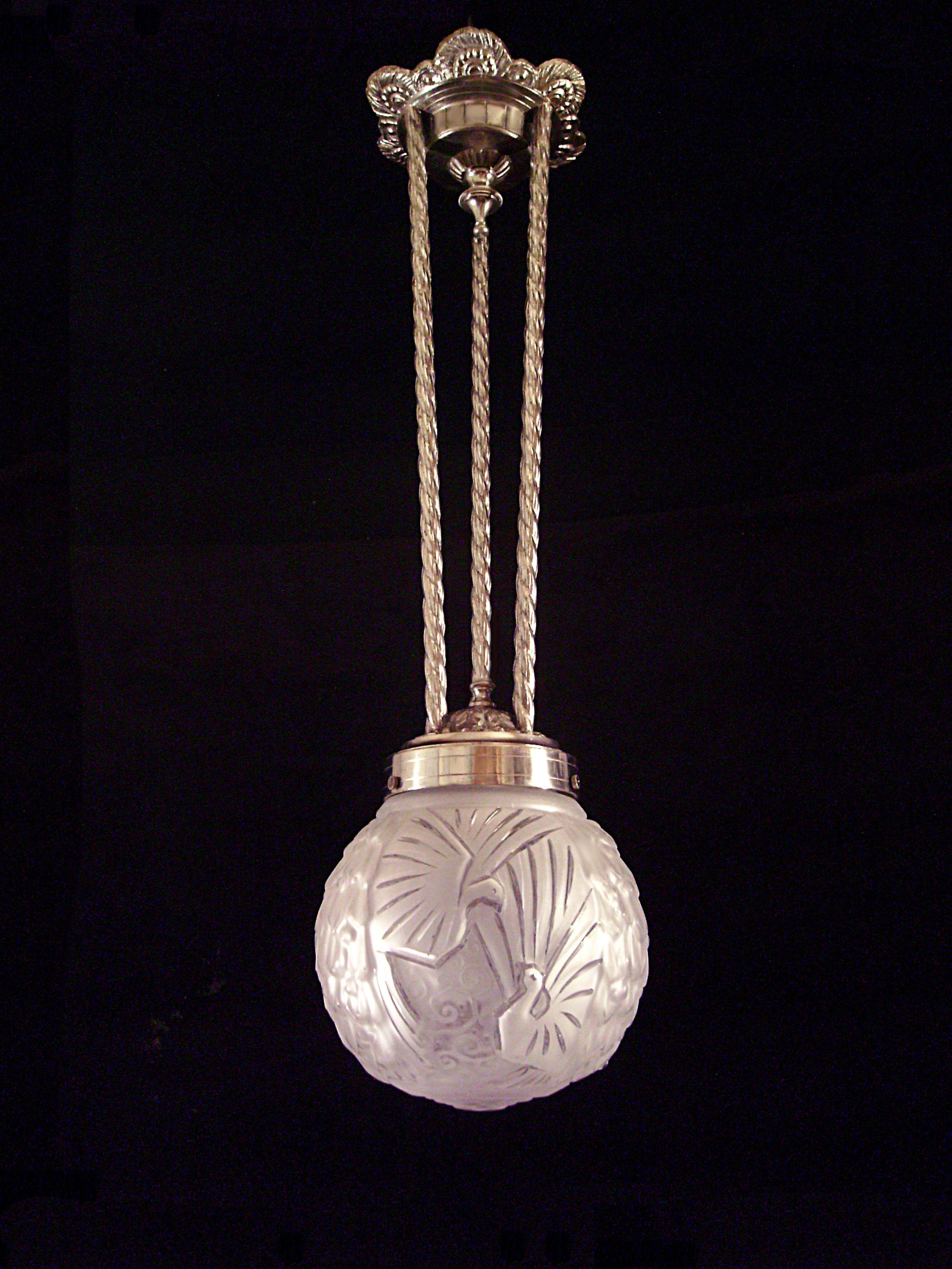 HUBERT PETITOT & MULLER FRÈRES — suspension en bronze nickelé et boule signée