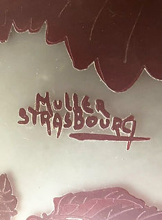 Signature Muller Strasbourg sur une verrerie d'art produite par Degué