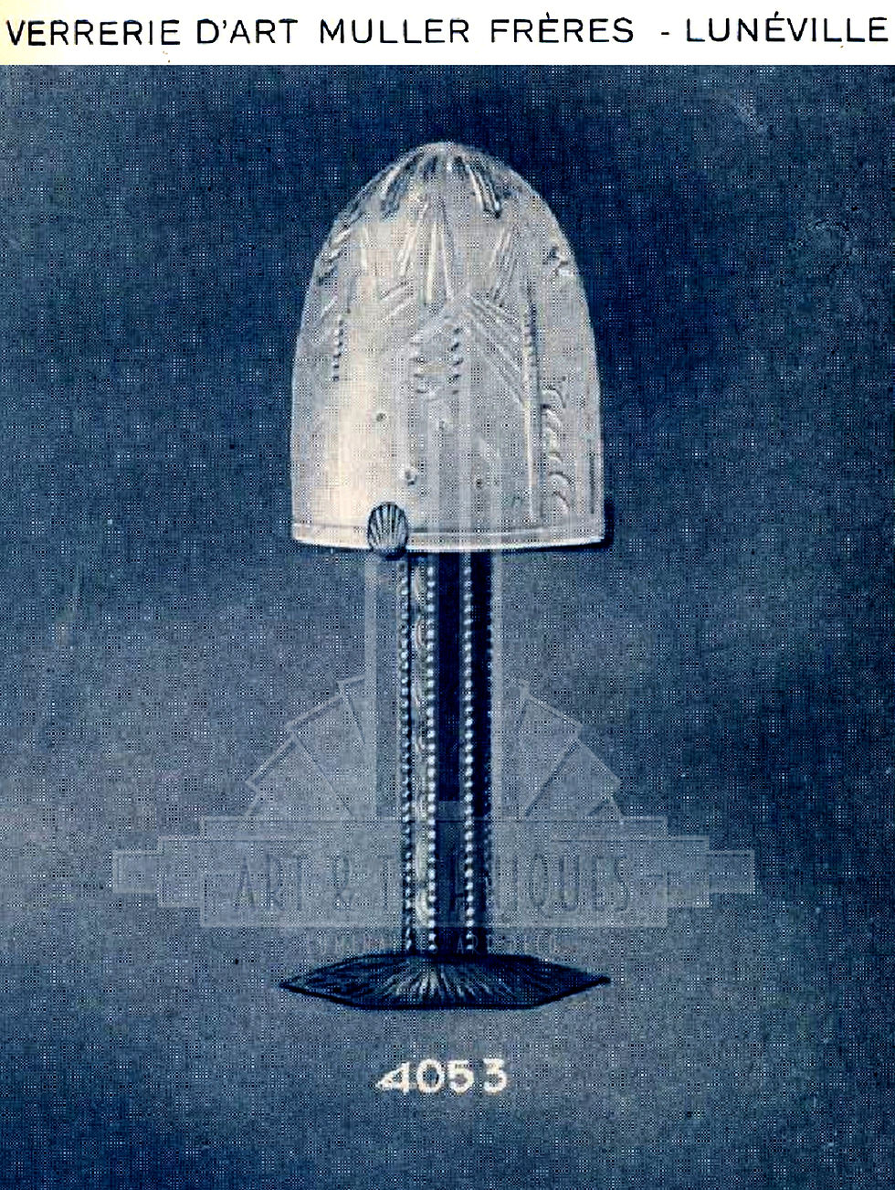 Miniature : Extrait du catalogue Muller Frères 1930 présentant la lampe modèle 4053 en fer forgé et verre pressé.