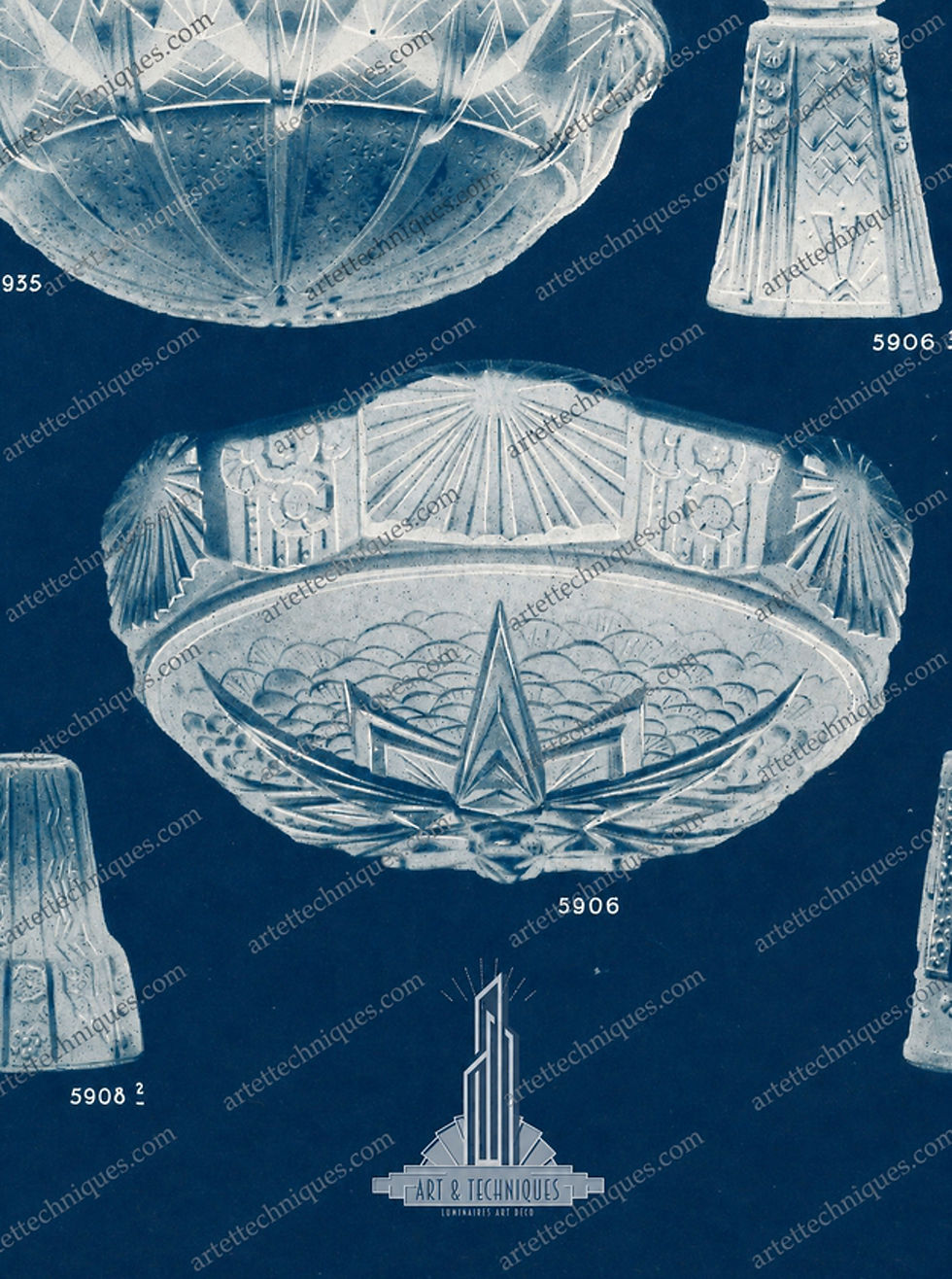 Miniature : Modèle 5906 du catalogue Muller Frères Lunéville présentant la vasque en verre moulé-pressé Art déco reproduite sur ce lustre des années 1930.