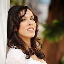 Arianne's Head Shot.JPG