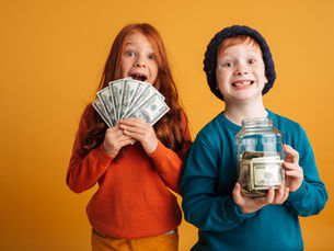 Qué enseñarle a tus hijos para ahorrar
