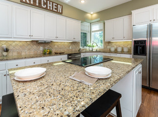 Real Estate: 10 Tips for Organizing Your Home - Organized Kitchen